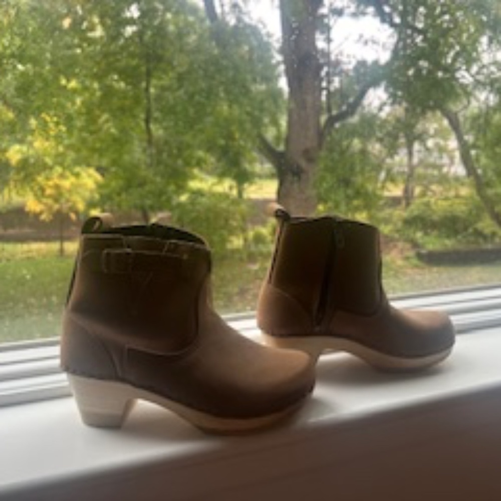 No. 6 Clog Boot